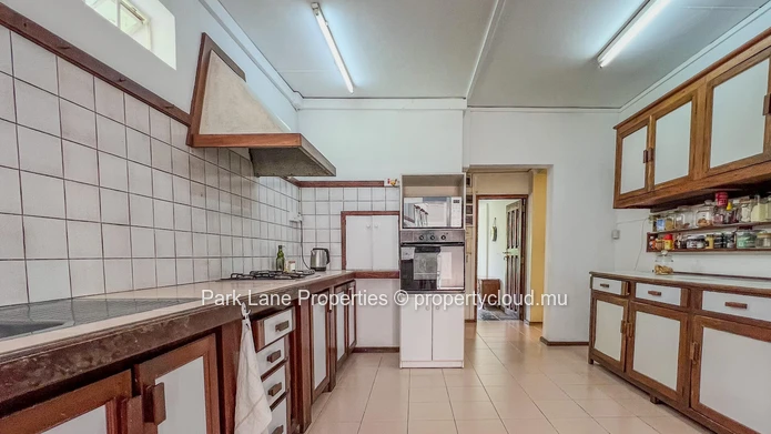 Spacieuse maison avec magnifique jardin dans un quartier résidentiel de Vacoas