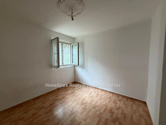 Spacious Multi-Level House for Sale – Morcellement Anna, Flic en Flac