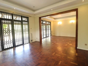 Maison de 8 Chambres