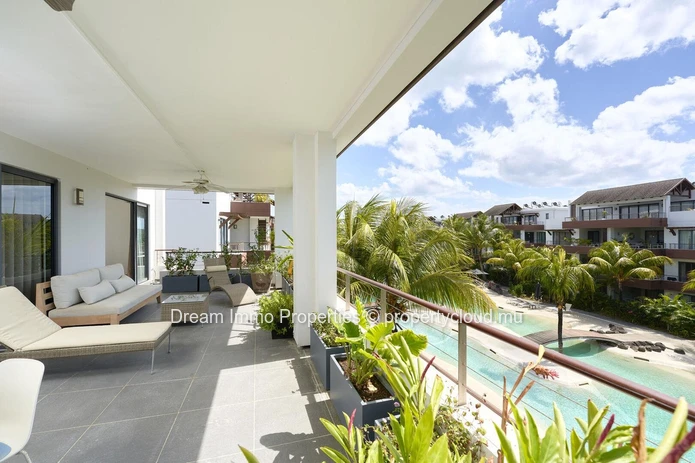 Contemporary Furnished Apartment With Pool View In Choisy-Les-Bains - Mauritius