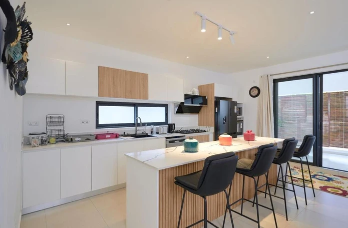 Penthouse de haut standing offrant 3 chambres avec vue sur mer à Trou aux Biches