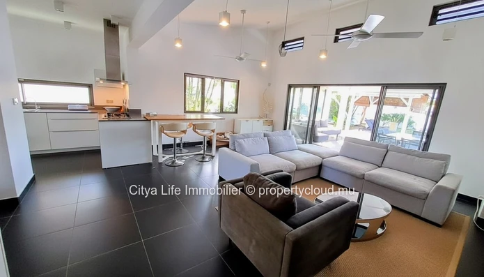 Maison meublée de 300m² avec piscine privée à louer à Grand Baie