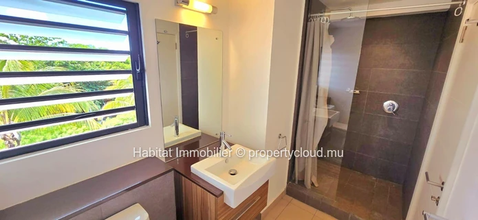 Splendide penthouse de 229 m², meublé et équipé, situé dans le domaine exclusif d'Azuri 