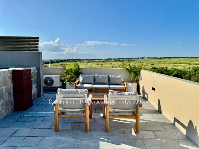 Sea view penthouse with rooftop & private pool in Flic en Flac - Mauritius