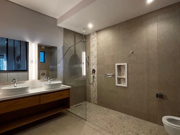 4 Bedroom Apartment