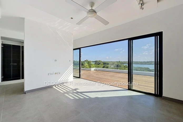 Exclusive Penthouse with Breathtaking Lagoon Views