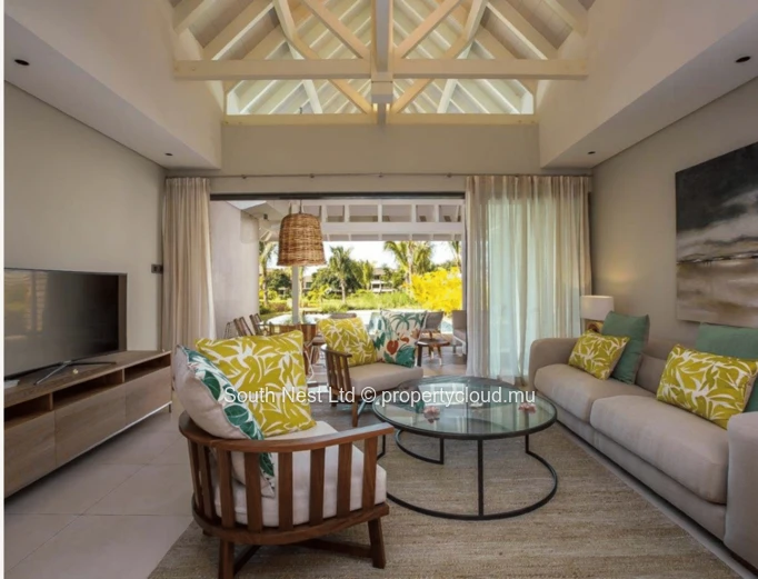 3-bed semi-detached villa in an exceptional prestigious estate. 