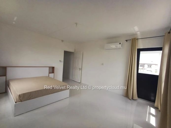 Elegant 5-Bedroom Family Home for Rent in Albion
