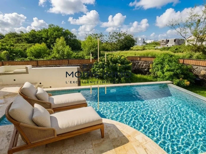 Long-term Rental Villa in Mon Choisy - 5 Minutes Walk from the Beach