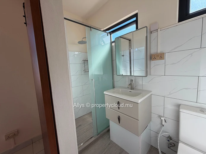 2 bedroom Modern Apartment