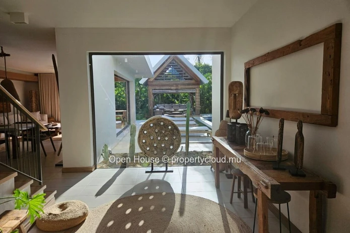 Luxury Villa Mon Choisy, Golf, 4 ensuite bedrooms, swimming pool, fitness, SPA, tennis, Padel. Alvalaible to foreigners.