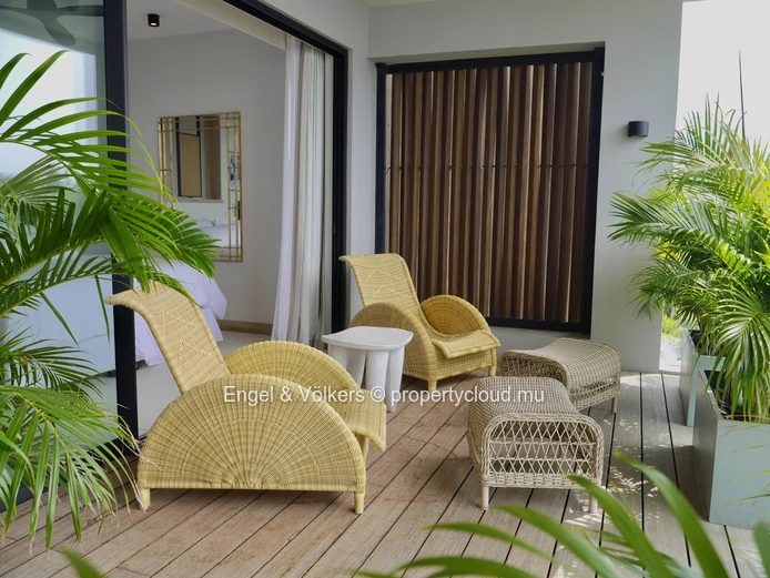 Ocean-View Penthouse with Private Pool in Pointe aux Canonniers