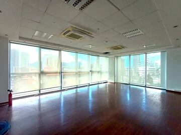 6 Bedroom Office