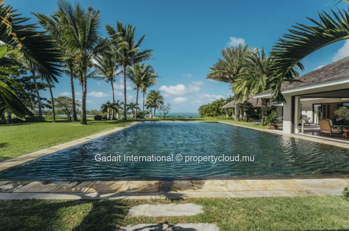 Magnifique villa avec vue sur mer et golf à vendre à Anahita Golf Resort, île Maurice