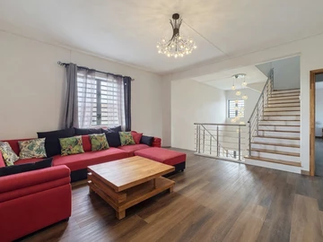 5 Bedroom House