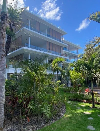 For rent - Apt - Pointe aux Canonniers: partial sea view - 3 en-suite bedrooms - covered terrace - communal pool - gy...