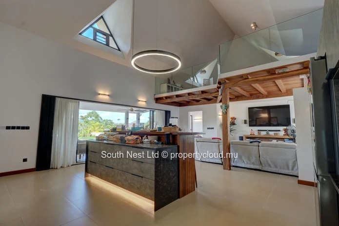 Villa familiale exceptionnellement rénovée avec vue panoramique sur les montagnes