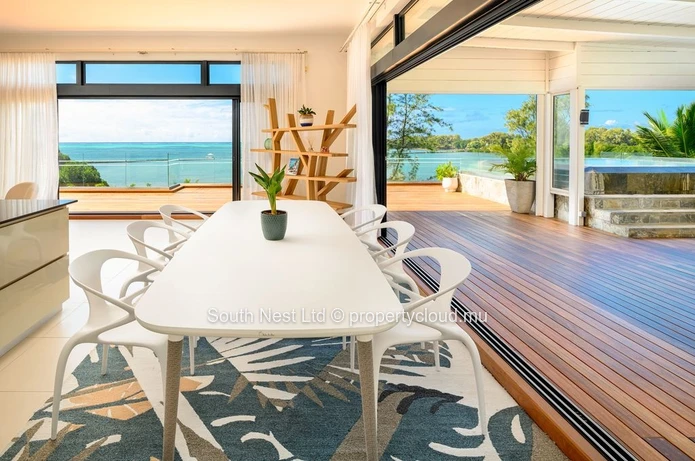 Magnifique Penthouse de 4 Chambres avec Vue Époustouflante sur le Lagon à Azuri Golf & Beachfront Village. 
