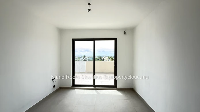 Modern Living in Péreybère – 3-Bedroom Penthouse for Sale (Sole Mandate)