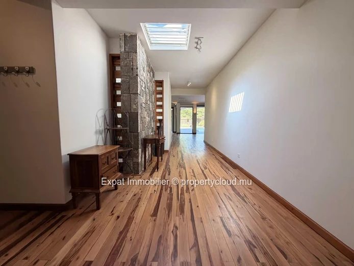 Prestigious 4-Bedroom Villa for Rent – Les Salines Pilot, Black River