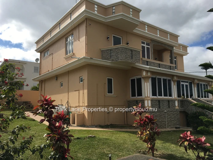 Maison sur les hauteurs de Floreal