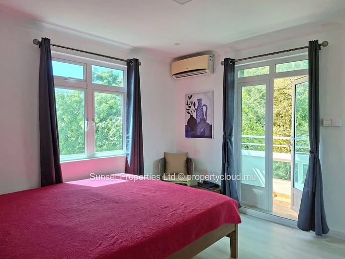 Renovated Apartment | 2 Bedrooms | 250m from the Beach