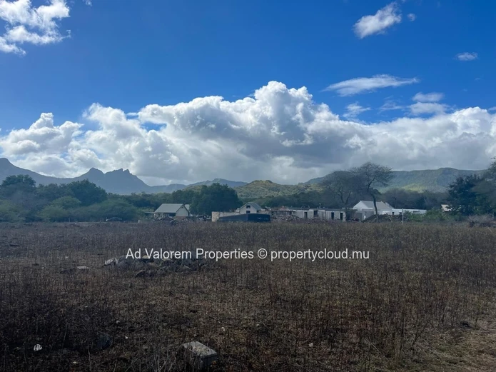 2,470m² Residential Land for Sale in Rivière Noire