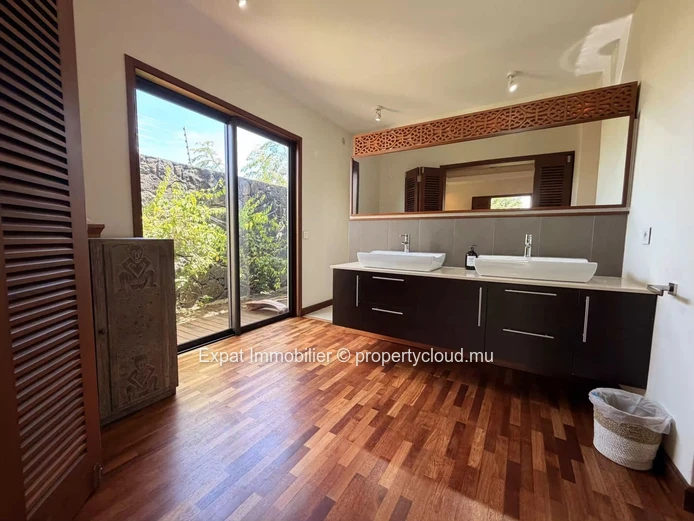 Villa contemporaine 4 chambres à louer – Pereybère