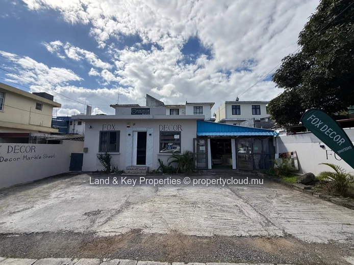 Bâtiment Commercial à Vendre à Rose Hill | Immeuble Commercial sur la Rue Labourdonnais
