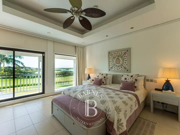 6 Bedroom Villa