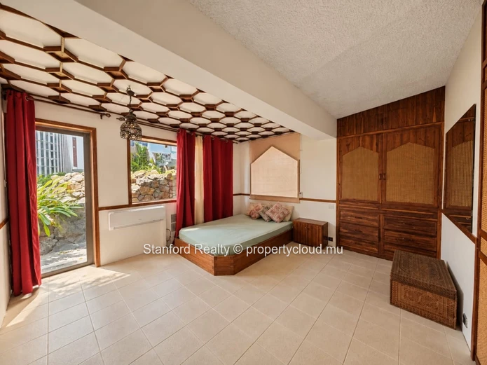 Beachfront Villa for Rent - 3 Bedrooms, Grand Gaube, North