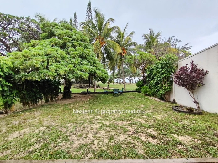 4-bedroom townhouse on beachfront 