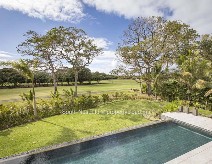 Modern 4-bedroom villa 
