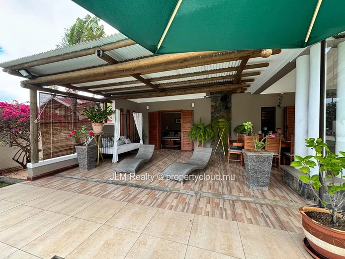 Spacious Villa with Pool, Garden and Mountain View for Sale in a Secure Estate – Petite Rivière Noire, Mauritius