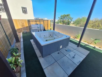 2 Bedroom Townhouse, Duplex
