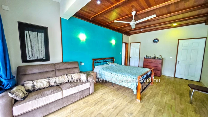VENTE - Villa de Prestige avec Piscine – 3 Chambres à Mont Piton