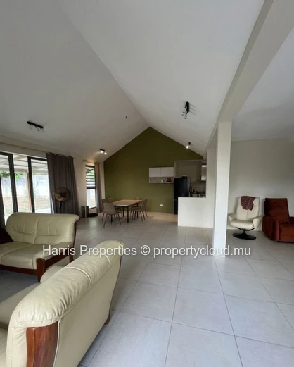 Villa for sale in Tamarin.