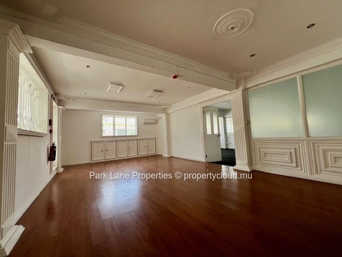 Spacious 231 m² Office on the First Floor in Quatre Bornes