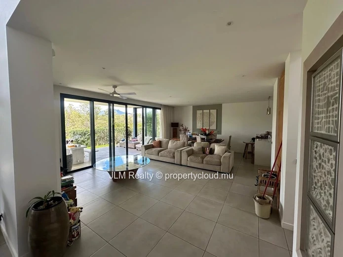 For Rent: Modern 4-Bedroom En-Suite Villa, Tamarin, Mauritius