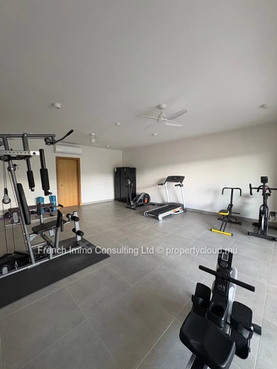Superbe Penthouse 2 chambres en suites avec jacuzzi a Trou aux biches en location moyen terme (Au mois)i
