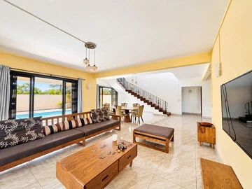 5 Bedroom Villa
