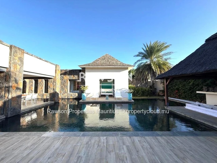 Luxury Villa | 4 En-Suite Bedrooms + Office | Private Pool | Pereybere