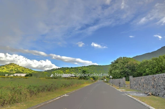 Exceptional plot of land of 2,167.66 m² – Highly sought-after gated community 
