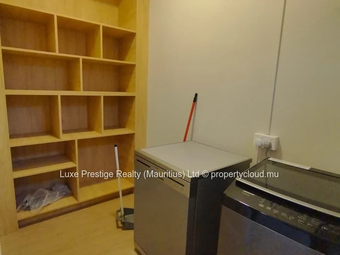 Villa Moderne de 3 Chambres avec Piscine Privée à Louer à Calodyne | Résidence Sécurisée | Proche de Northfields Inte...
