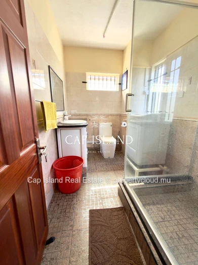 Long-Term Rental: Spacious 3-Bedroom Triplex in Grand Gaube
