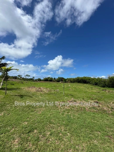 TERRAINS RÉSIDENTIELS À VENDRE - St Antoine, Goodlands | 270 000 roupies par perche | 10 parcelles au total - Seuleme...