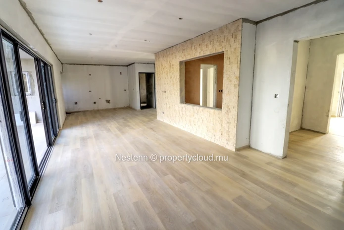 Appartement de 3 chambres en rez-de-chaussée avec jacuzzi