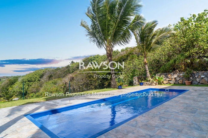 Furnished Apartment | 2 En-Suite Bedrooms | Sea View | Trou D’Eau Douce