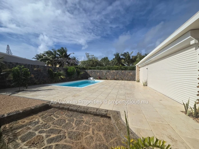 Maison 4 chambres avec piscine et grand jardin à louer à Calodyne