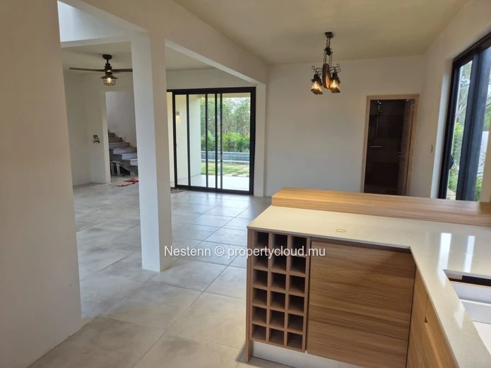 Villa moderne de 4 chambres 